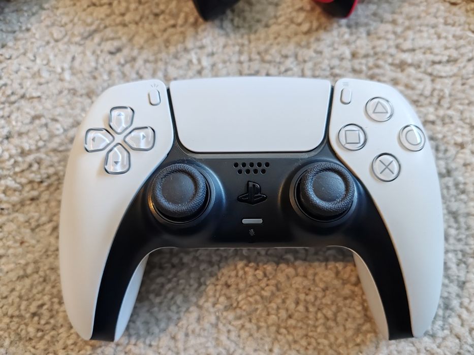 Sony DualSense Wireless Controllers for PS5 from €50 each64751806113025123