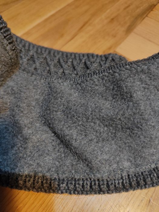 Popielata ciepła opaska na głowę z wełną