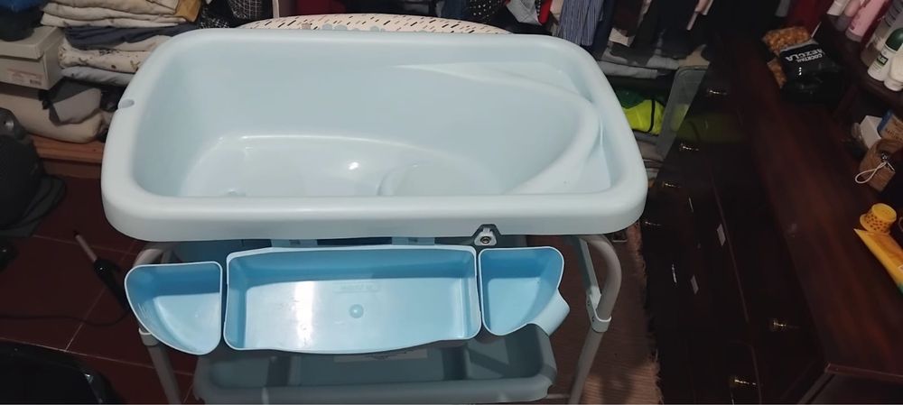 Muda-Fraldas com Banheira Chicco