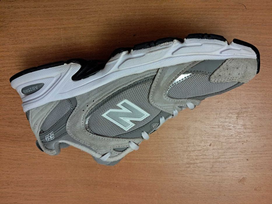 Кроссовки  New Balance 530 MR530CK размер 40.5
