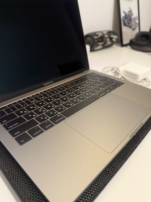 MacBook Pro 13 2017 i5 250GB 8GB RAM A1708 Intel Tytanowy Bdb stan