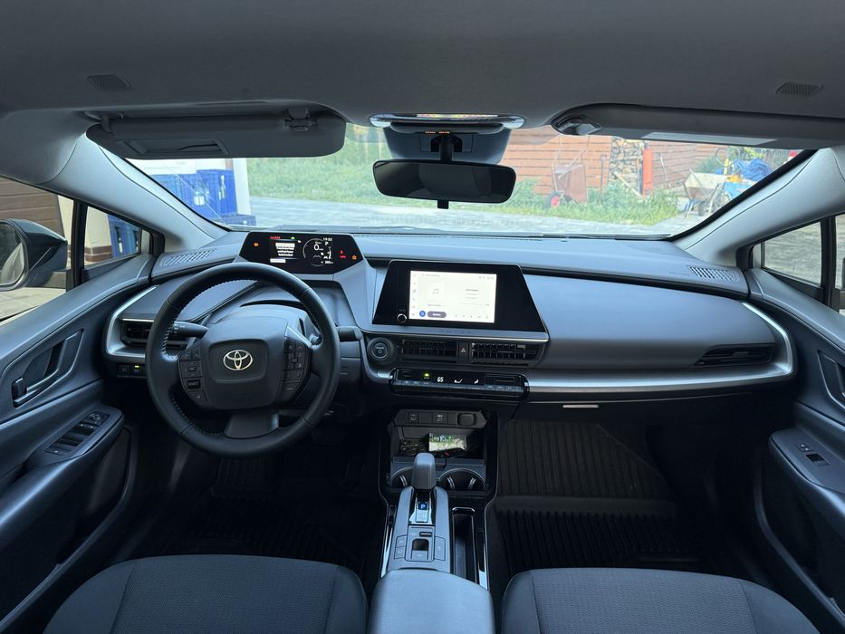 Prius 2025 rok stan idealny hybryda m-hev 18tys przebiegu ZAMIANA