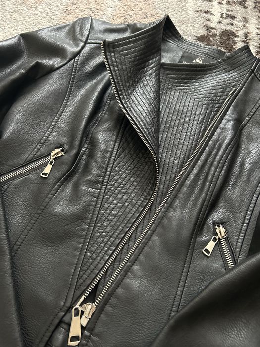Нова, стильна шкіряна куртка.