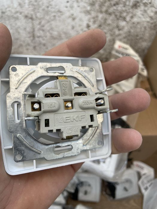 Розетки 220v/ТВ/интернет