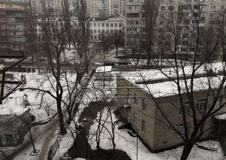 Продаж 2к квартири Кирилловская 115/2 / Кирилівська 115/2