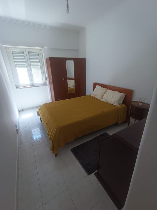 Quarto para arrenda mensal( casal ) (solteira)