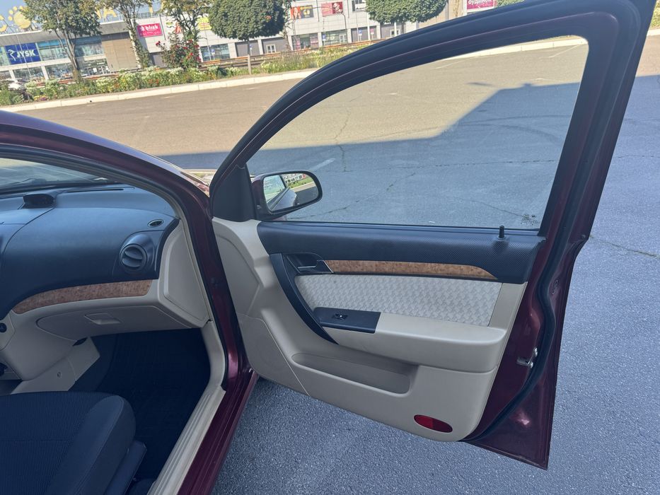 Продам Chevrolet Aveo LT