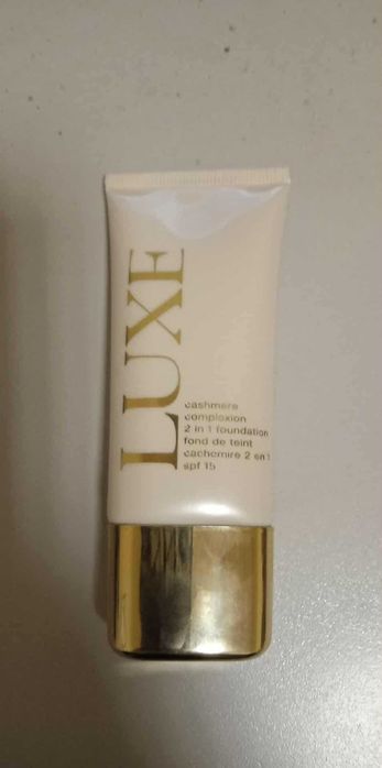 AVON Luxe Podkład matujący z bazą Porcelain SPF15 30ml