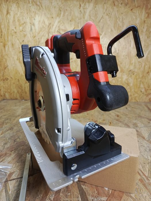 Pilarka tarczowa Milwaukee m18 blcs66