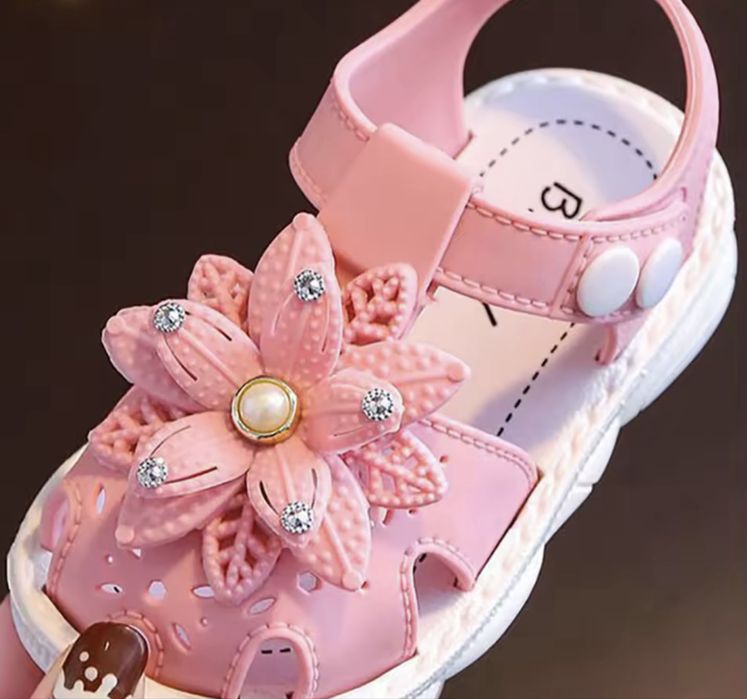 босоножки 17 размер . 6-10 мес