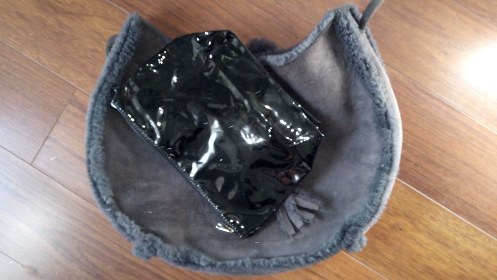 mala cinzento-escuro em camurça