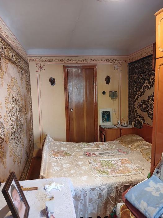 Продаж 2 кім.квартри центр 3 повех  інд.опалення,цегла