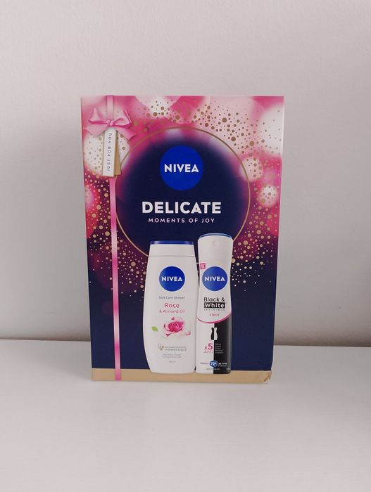NIVEA Zestaw prezentowy DELICATE Moments of joy zawiera:



Soft Care