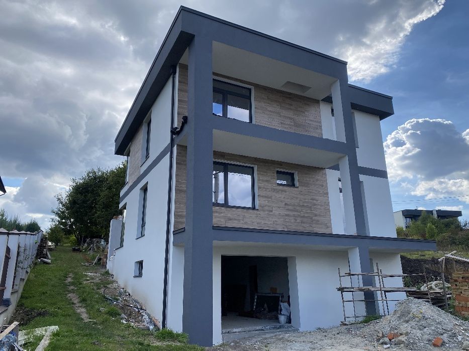 Продаж будинок 240 м2 с. Зубра