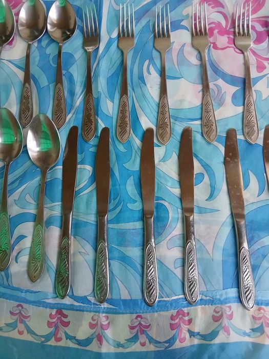 Продам столовые приборы из нержавейки .