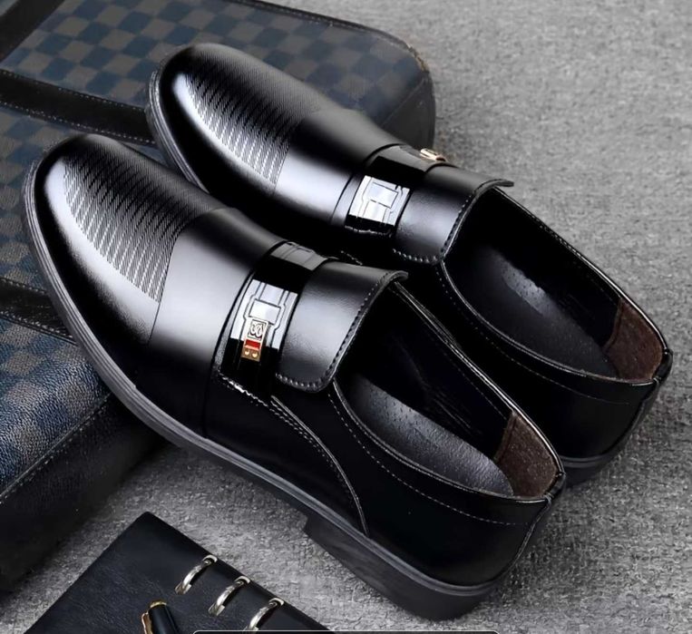 Sapatos de homem elegantes