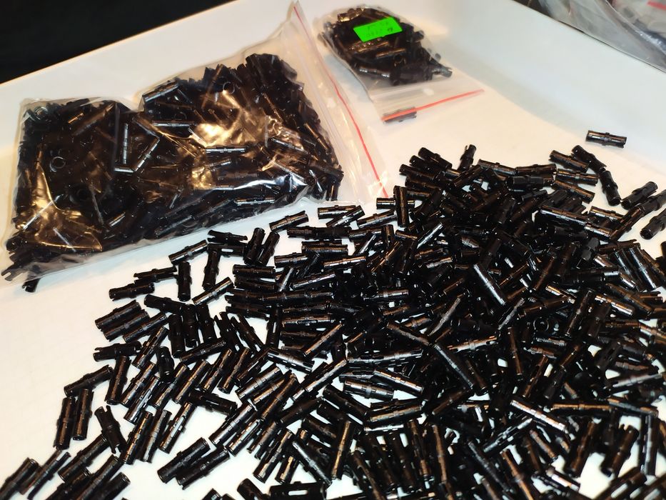 Piny lego technic  1075 sztuk Nówki czarny nr. 2780