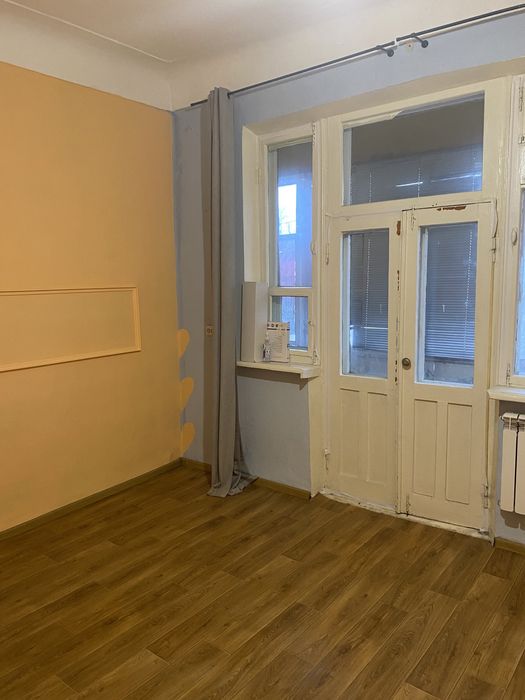 Продам часть здания возле парка Шевченко пол коммерцию