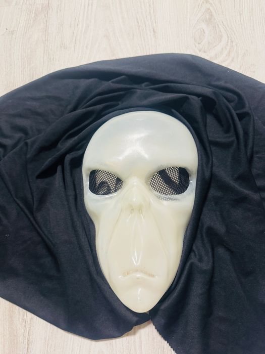 Маска не Helloween
