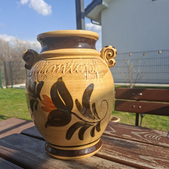 Rustykalny Dzban Ceramiczny – Dekoracja do Ogrodu i Domu