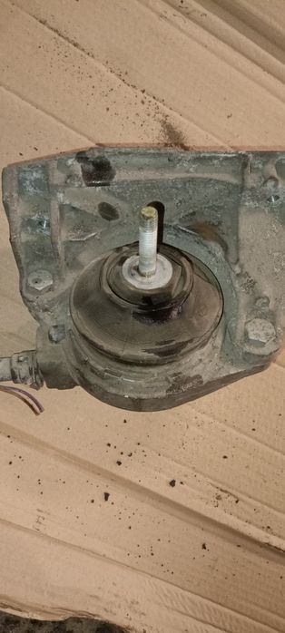 Poduszka silnika audi A6 C4 2.5 TDI 4a0199.381d