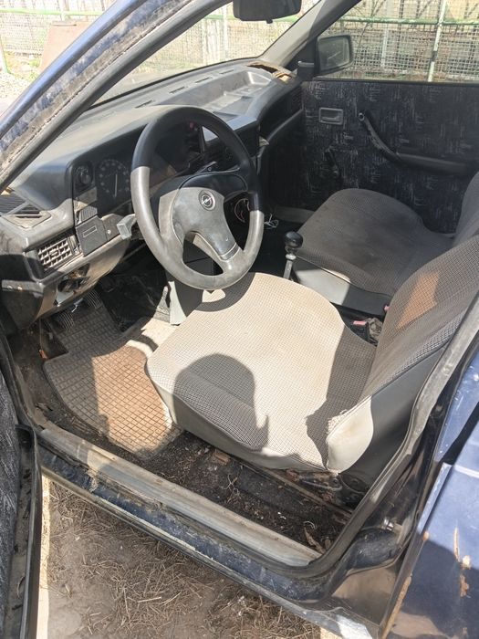 Срочно!!!.Опель кадет 1,3 ,находу