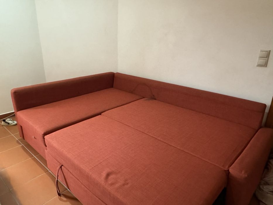 Sofá-cama de canto c/arrumação