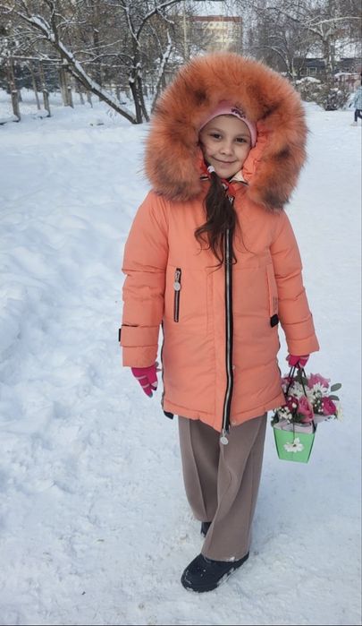 тепла зимова куртка для дівчинки Італія розмір 128 натуральне хутро