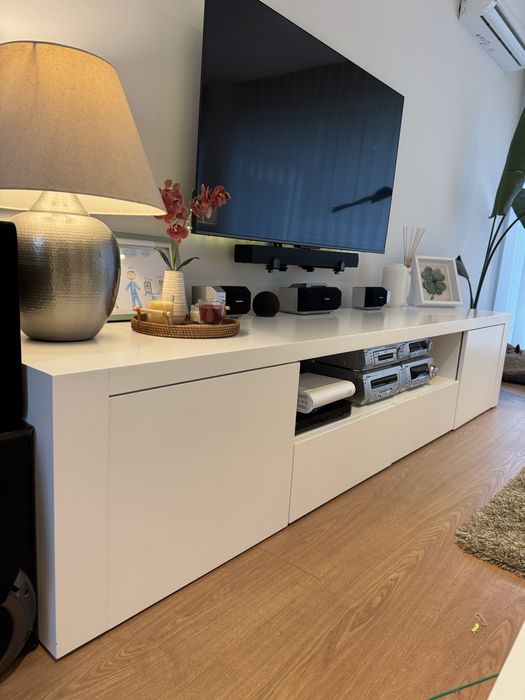 Movel TV lacado a branco