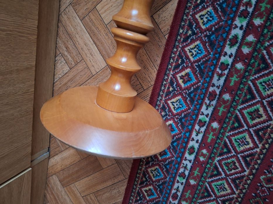 Kwietnik drewniany na kwiaty