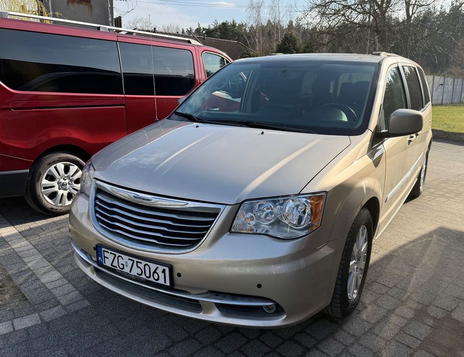 Chrysler Town & Country stan bardzo dobry, bez wkładu na start