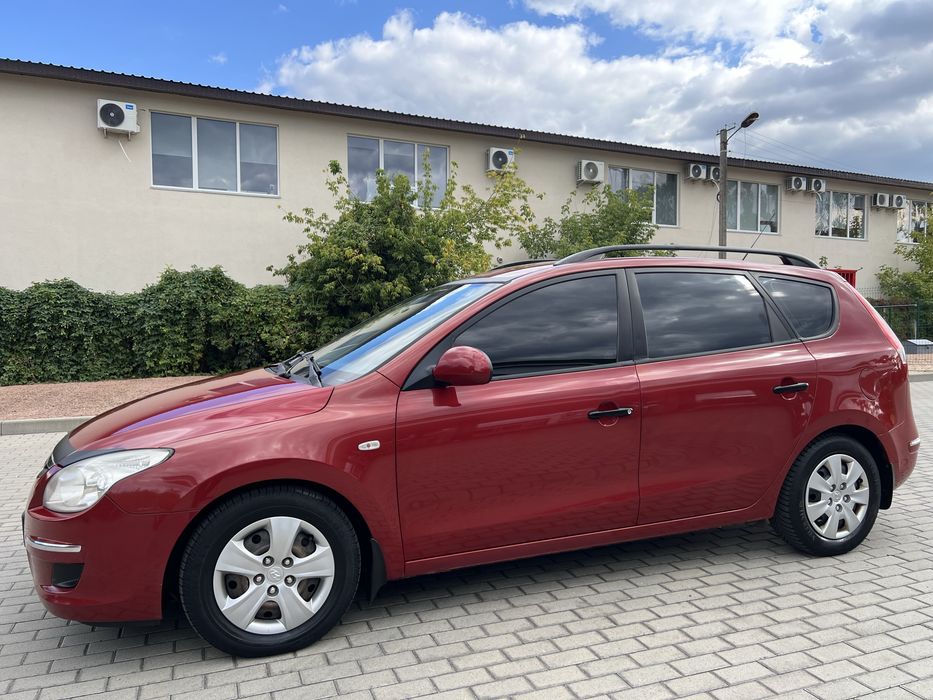 Hyundai i30 2008 VIN KMHDB81TP8U015326 фото оголошення 2 з 8