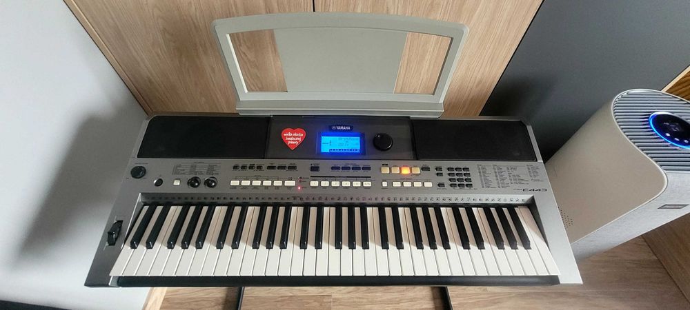Keyboard Yamaha PSR E443