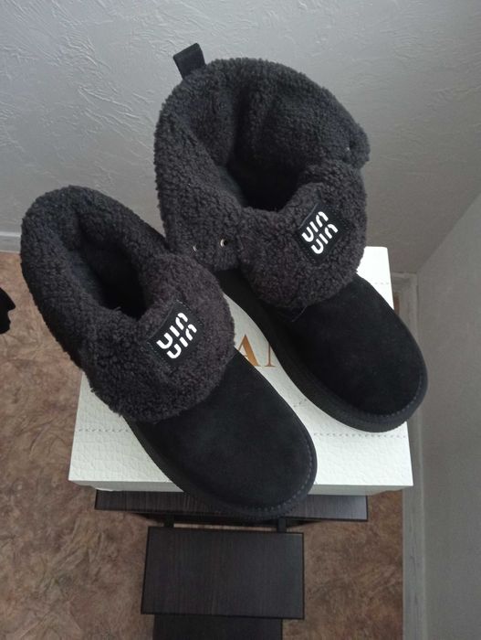 Уггі жіночі натуральні