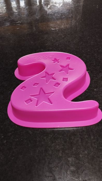 2 formas para bolos com o número 1 e 2