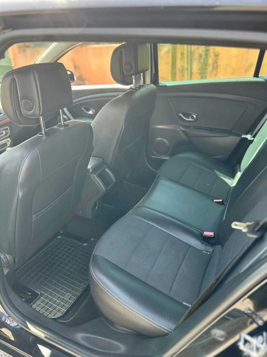 Renault Mégane 1.5 dCi Diesel 110 cv GTLine - 12