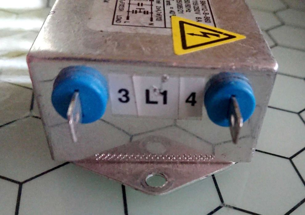 Filtr sieciowy Epcos TDK B84112-B-B60 250V 6A EMC Schaffnera