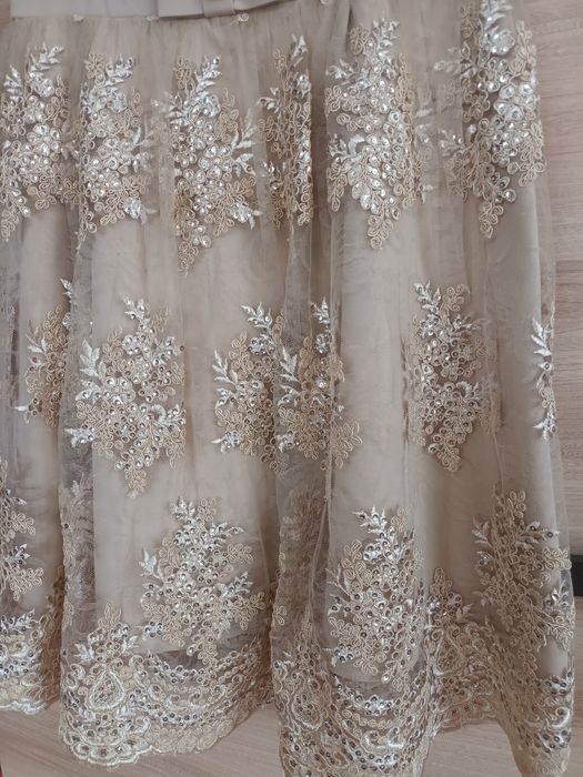 S.Moriss sukienka 36 S beżowo złota