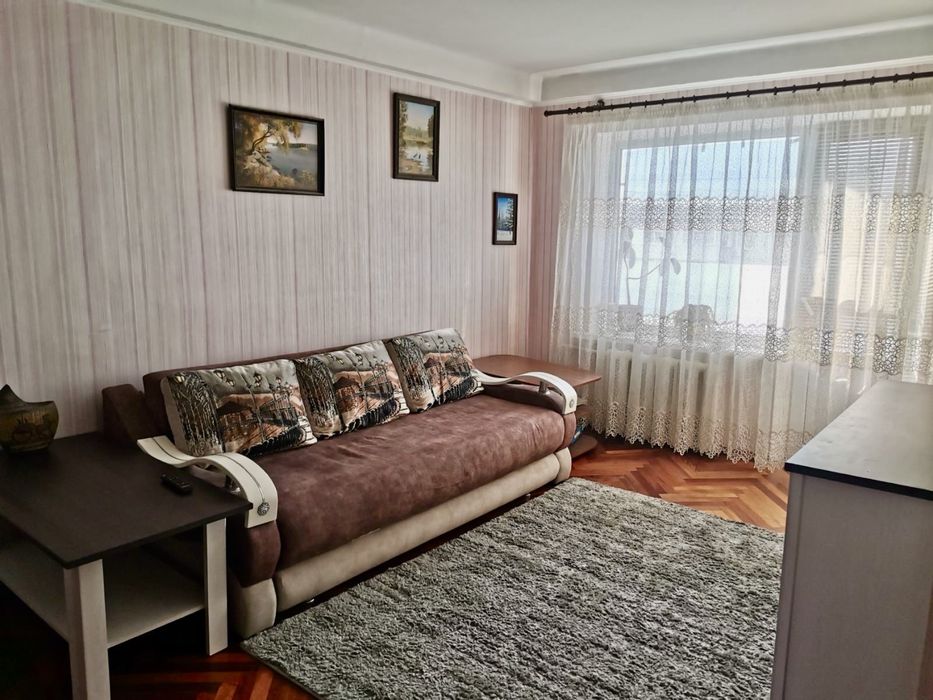 Продаж 3-к кв вул Шкільна