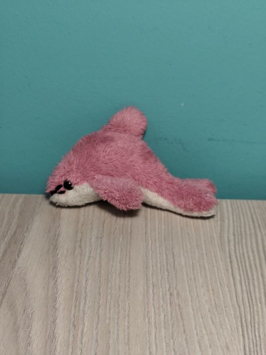 Pluszak brelok. Różowy delfin