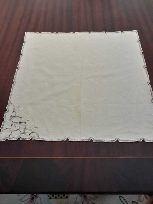 Toalha de linho em bordado  da Madeira