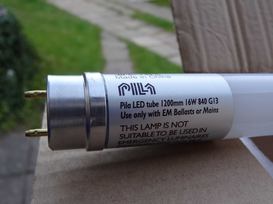 PILA Świetlówka LED 1200mm 120cm T8 16W 1600lm G13 Zestaw 20 sztuk.
