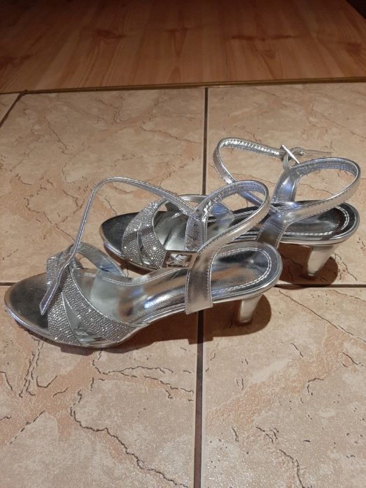 Buty srebrne rozmiar 40