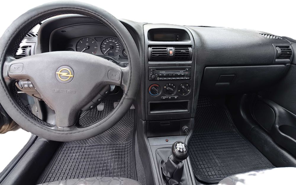 Opel Astra 2.0 DI modelo centenário