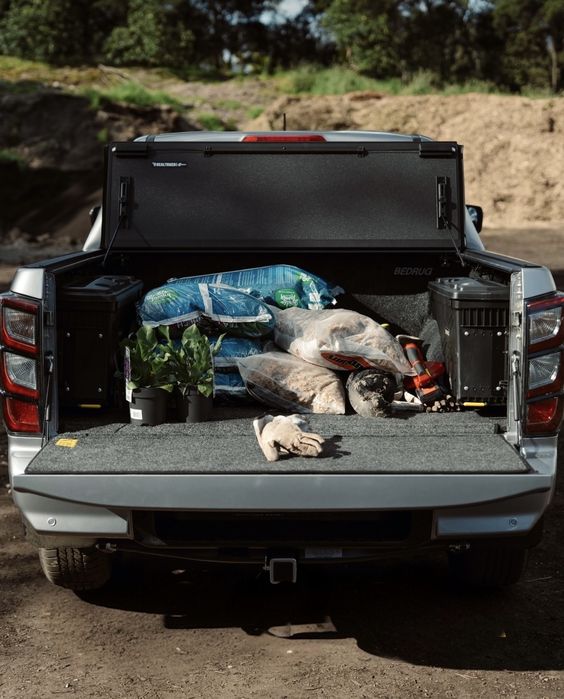 BAKFlip MX4 Twarda pokrywa zabudowa paki tri-fold Isuzu D-Max 2020-