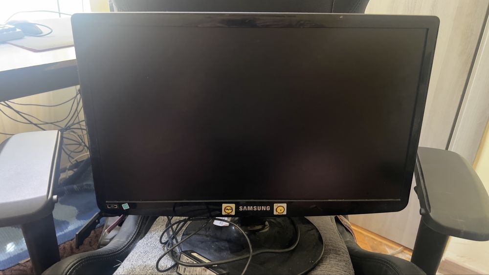 Samsung монітор 19