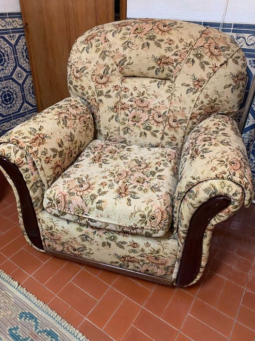 CONJUNTO DE SOFÁS (SOFÁ CAMA CASAL DIVÃ + 2 SOFÁS INDIVIDUAIS)