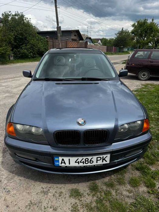 BMW 318 1998р на повному бойовому ходу+ комплект зимової гуми на дисках