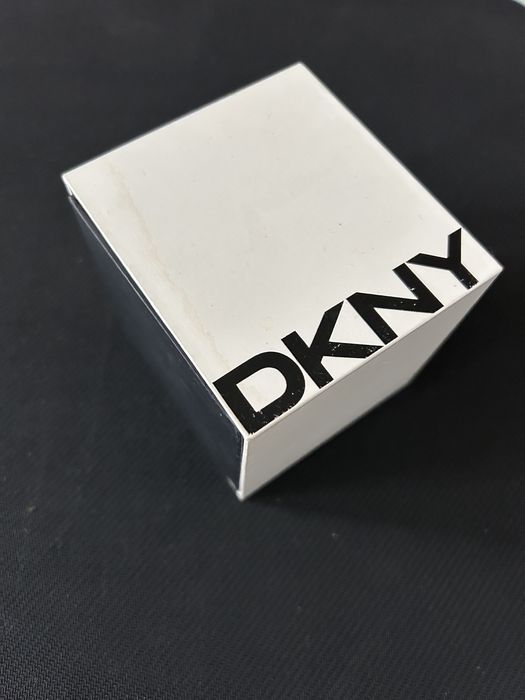 Годинник, Часы DKNY