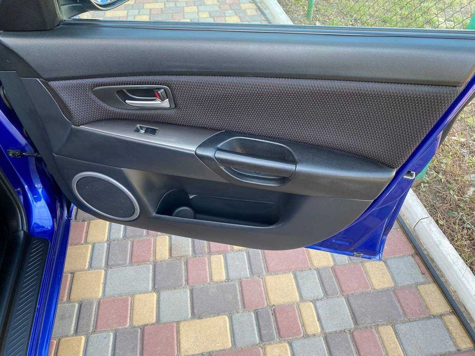 Автомобіль Mazda 3